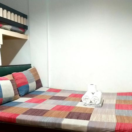 Park Vil-la Apartelle Quezon City Esterno foto