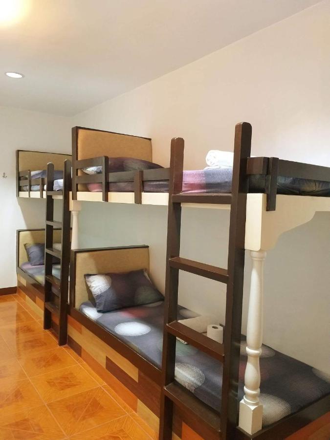 Park Vil-la Apartelle Quezon City Esterno foto