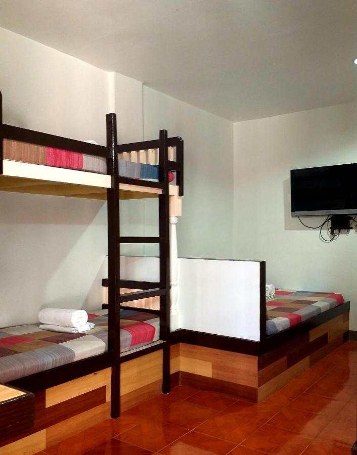 Park Vil-la Apartelle Quezon City Esterno foto