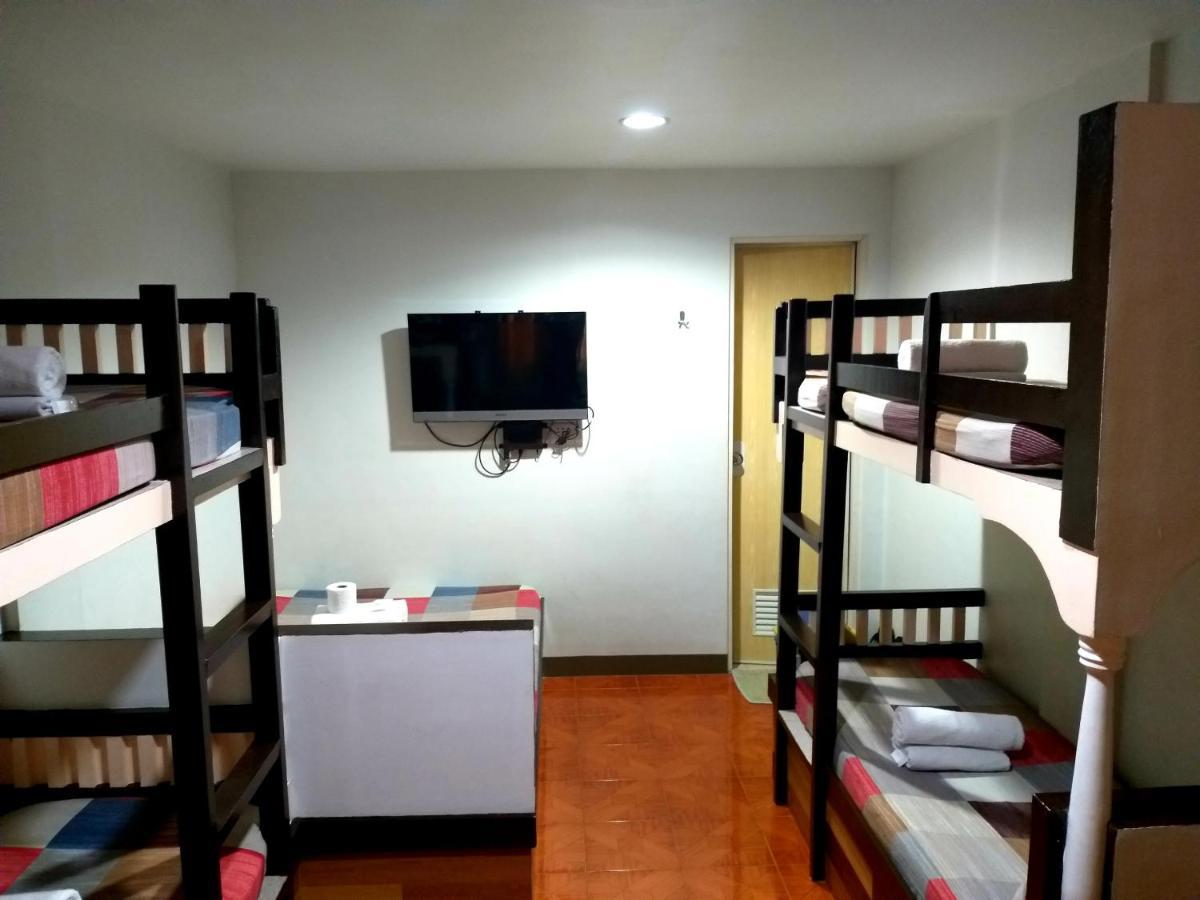 Park Vil-la Apartelle Quezon City Esterno foto