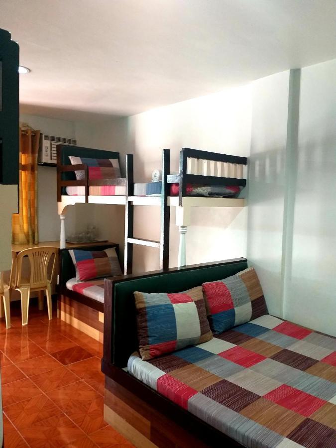Park Vil-la Apartelle Quezon City Esterno foto