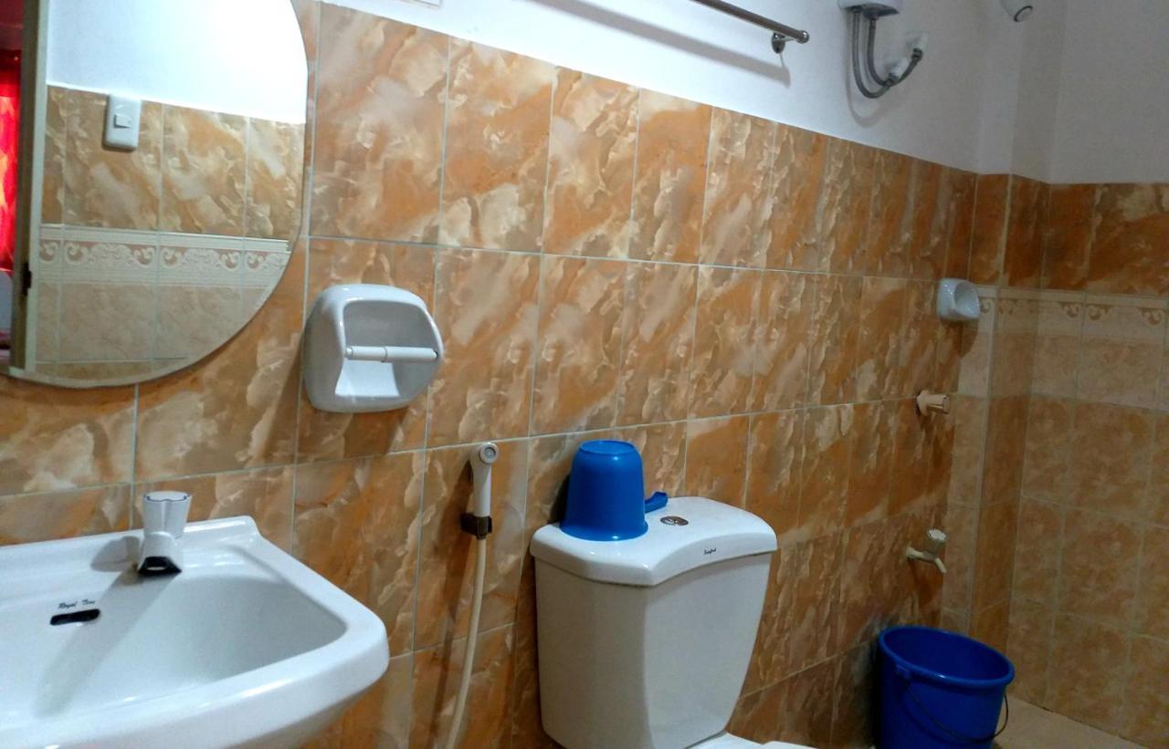 Park Vil-la Apartelle Quezon City Esterno foto