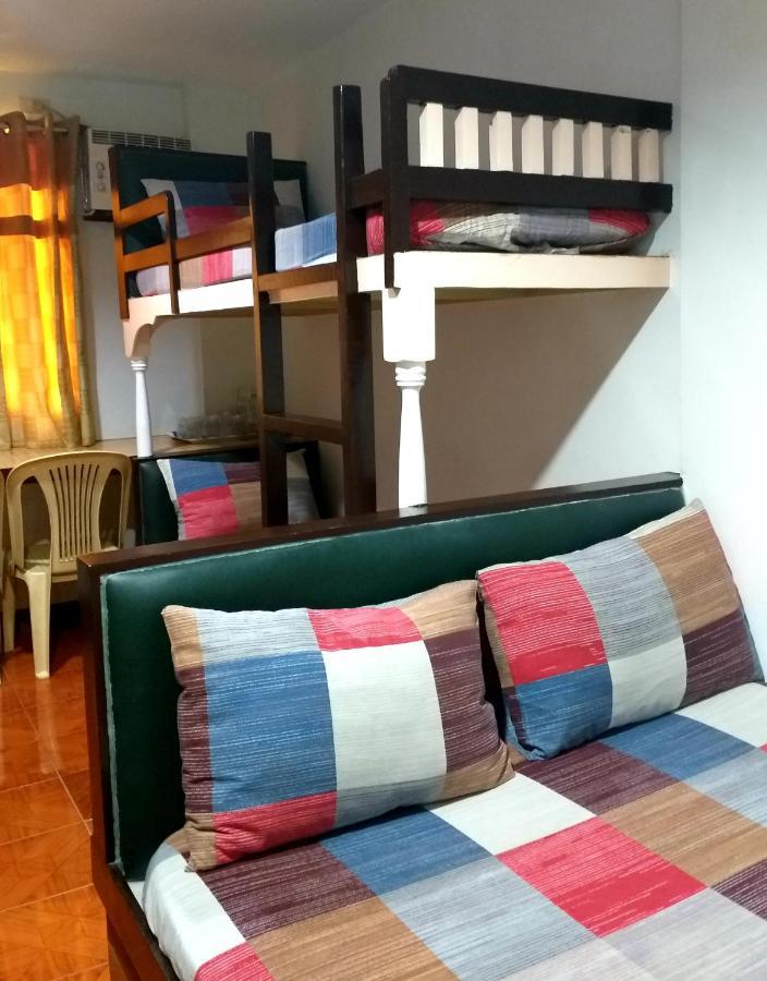 Park Vil-la Apartelle Quezon City Esterno foto